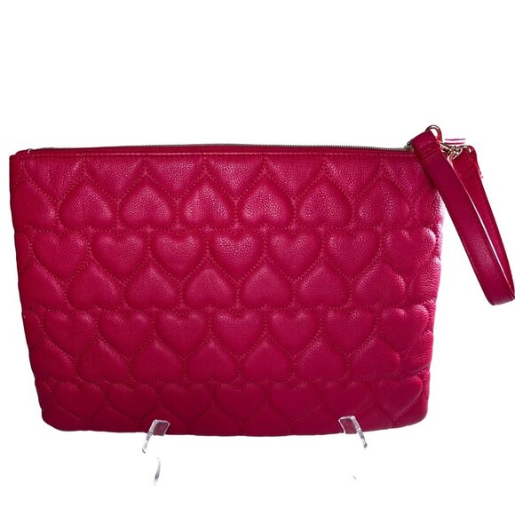 Betsey Johnson Red Quilted Faux Leather Heart Pattern‎ Wristlet Clutch Bag ipad - Picture 1 of 10